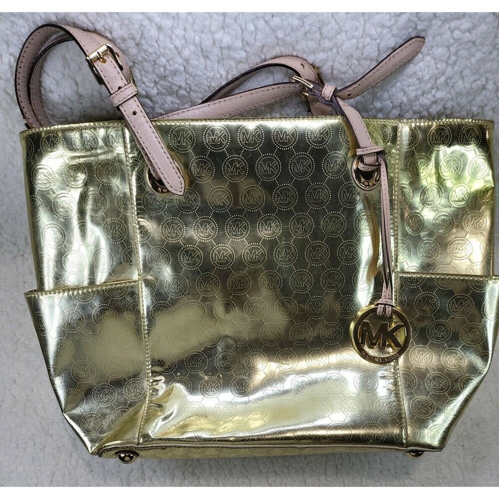 MICHAEL MICHAEL KORS GOLD EMBOSSED DESIGNER MIRROR AS IS TOTE1254795
